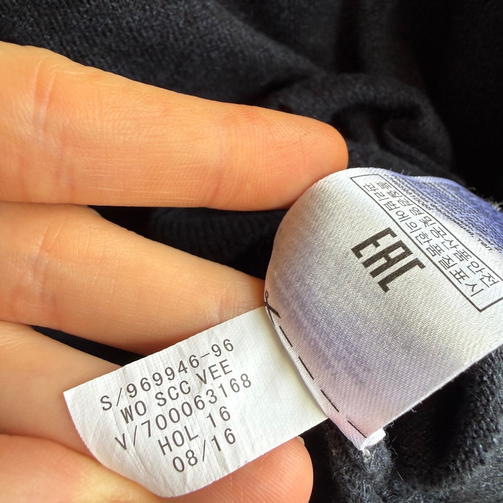 Banana Republic Luxury Blend Silk Cashmere V Neck Sweater Blue Gray Small - Picture 10 of 10